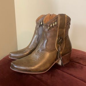 🔥SOLD🔥 Western girl brown boots